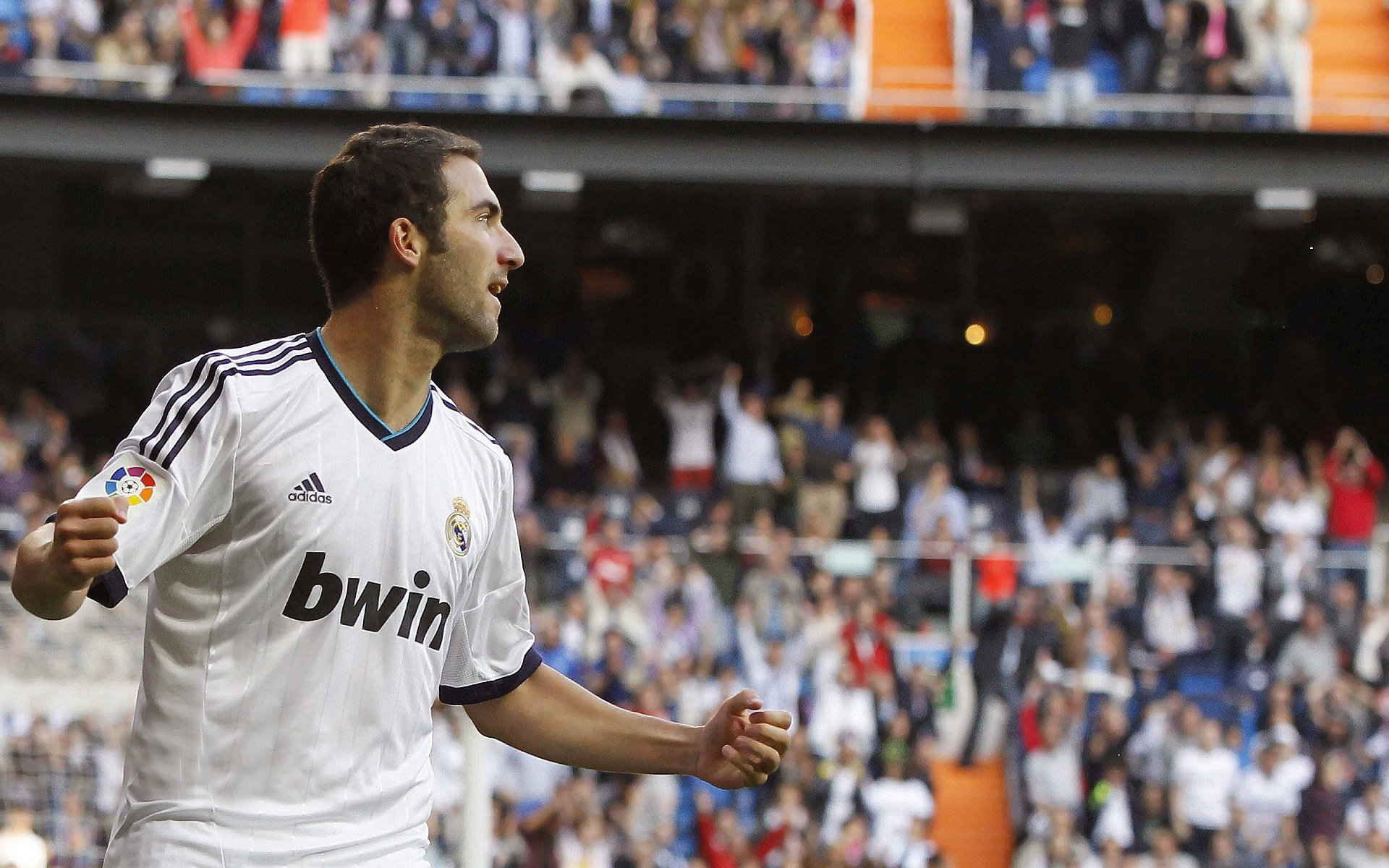 世界杯小组赛首轮：英格兰4比1大胜非洲劲旅 索斯盖特暂时平息质疑